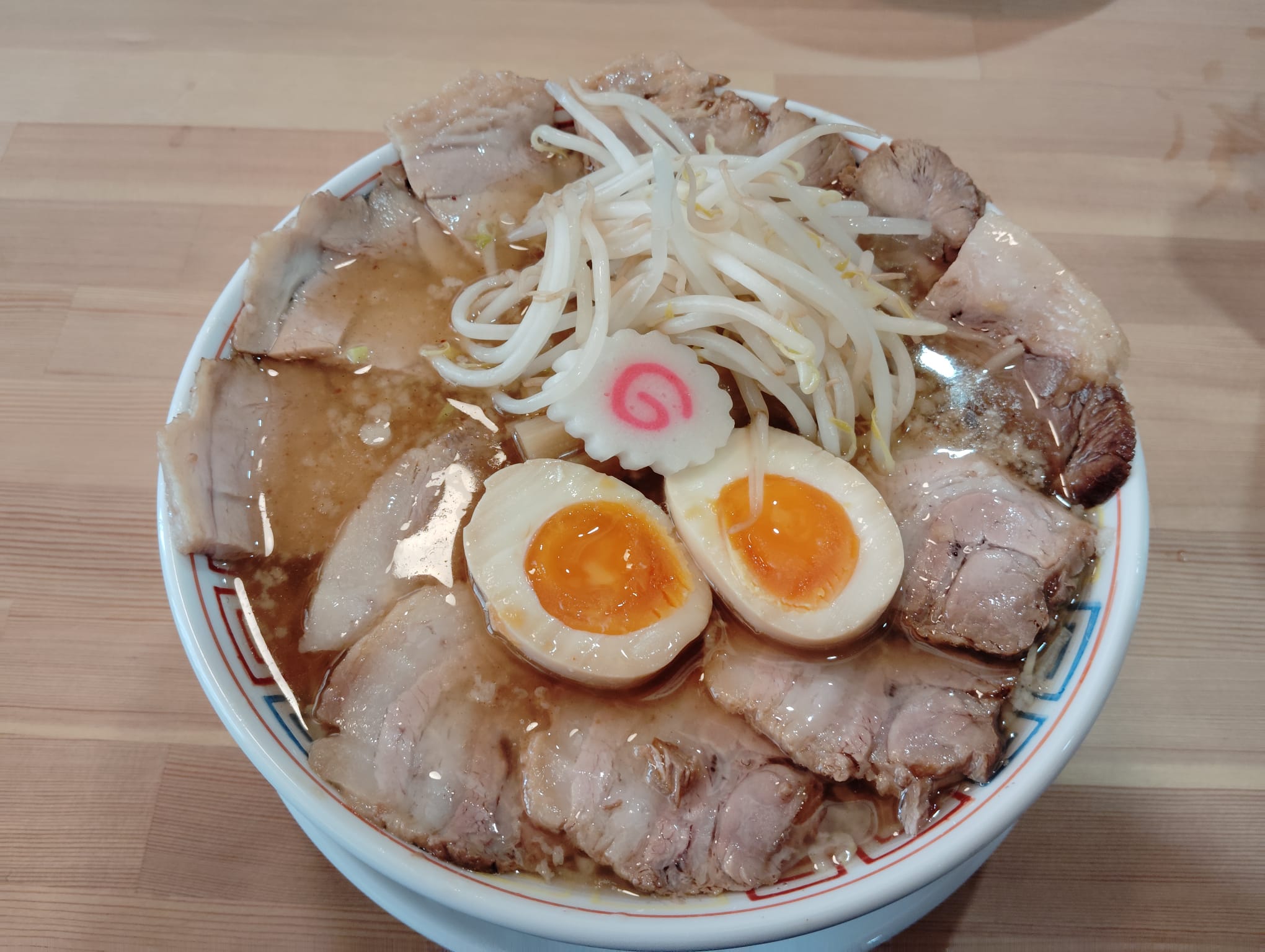 Ciotola di ramen preparata a mano